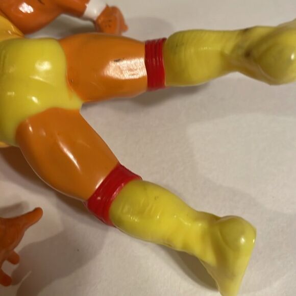 Vintage Hasbro Hulk Hogan Figure - Picture 8 of 9
